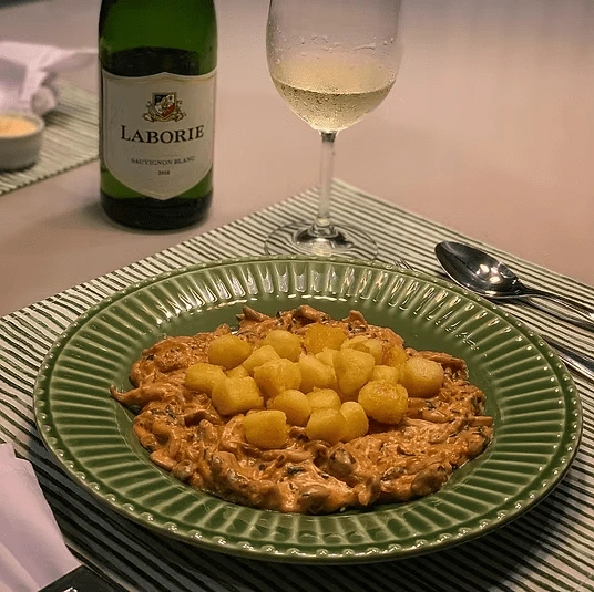 Banner da receita de Nhoque na manteiga com ragu de cogumelos